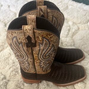 Mens Ariat Boot "Relentless" Chocolate Caiman Belly. Size 10.5D. Like New-